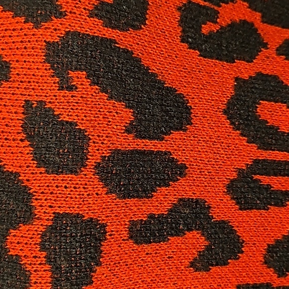 Yummy Red & Black Leopard Sweater XS - Picture 2 of 8